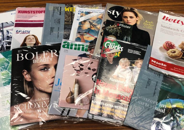 Zeitschriften in typischen Folienbeuteln. Foto: Ferag