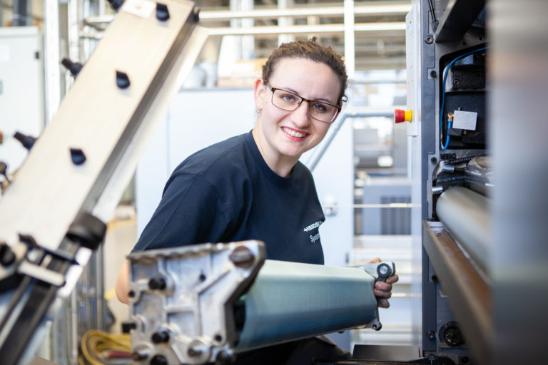 Technische Berufe sind auch für junge Frauen interessant. Foto: Heidelberg