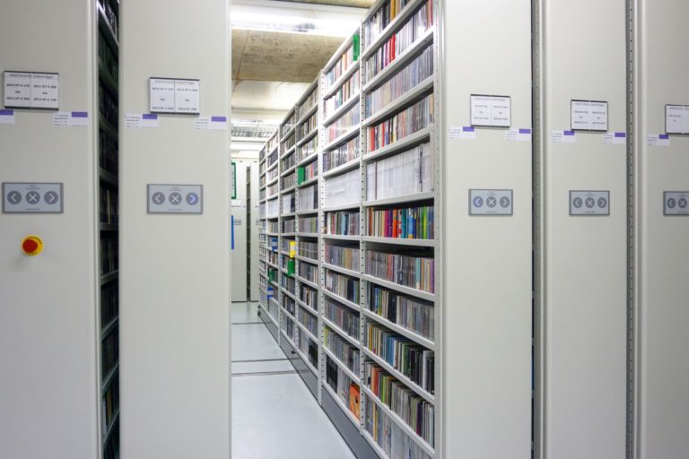 Elektronische Datenträger in einer Leipziger Magazinetage. Foto: DNB