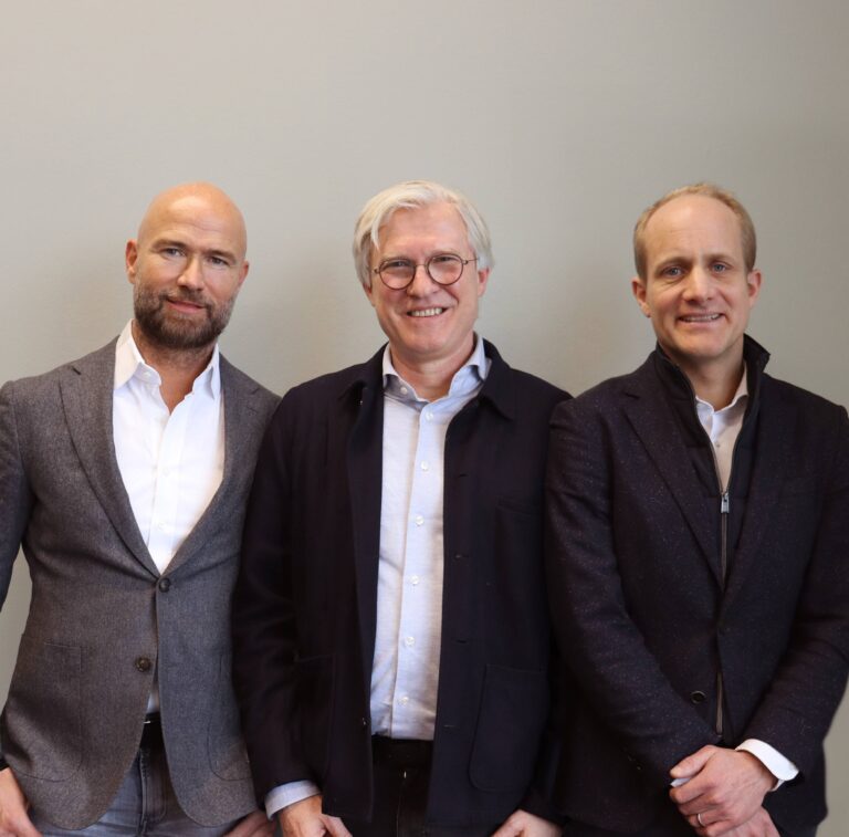 Aktuelle und früherer Manager (v.l.): Sascha Krines, Roland Keppler, Tobias Volgmann. Foto: Onlineprinters