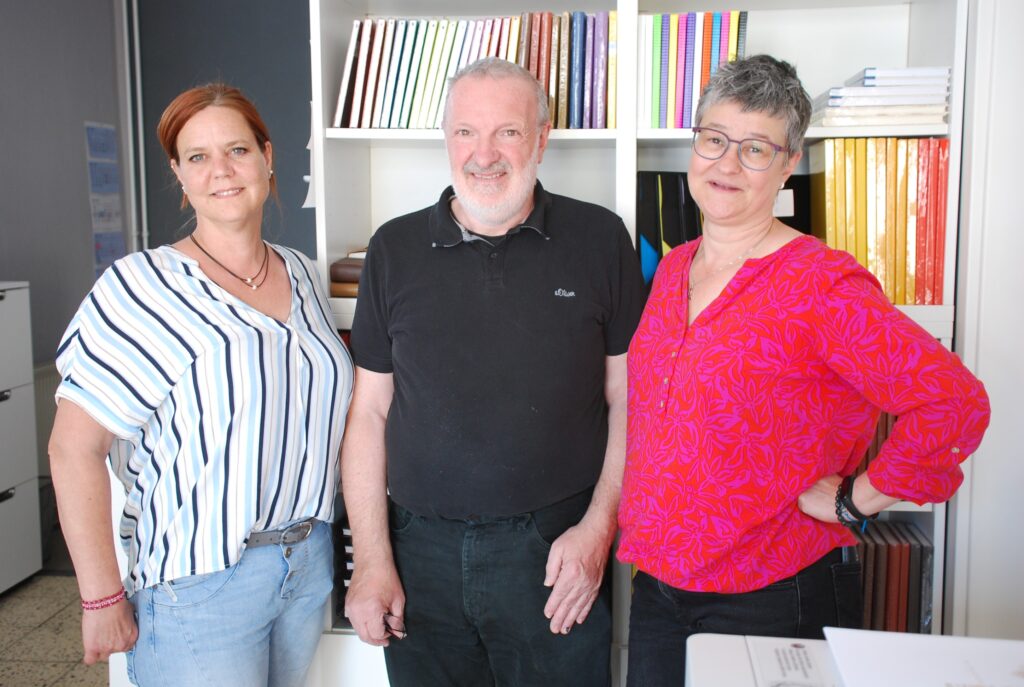 Chefin gleich zweimal im Betrieb: Sandra KöhleChefin gleich zweimal im Betrieb: Sandra Köhler (r.) und Sandra Roth sowie Hartmut Köhler. Foto: Frank Baierr (r.) und Sandra Roth sowie Hartmut Köhler. Foto: Frank Baier