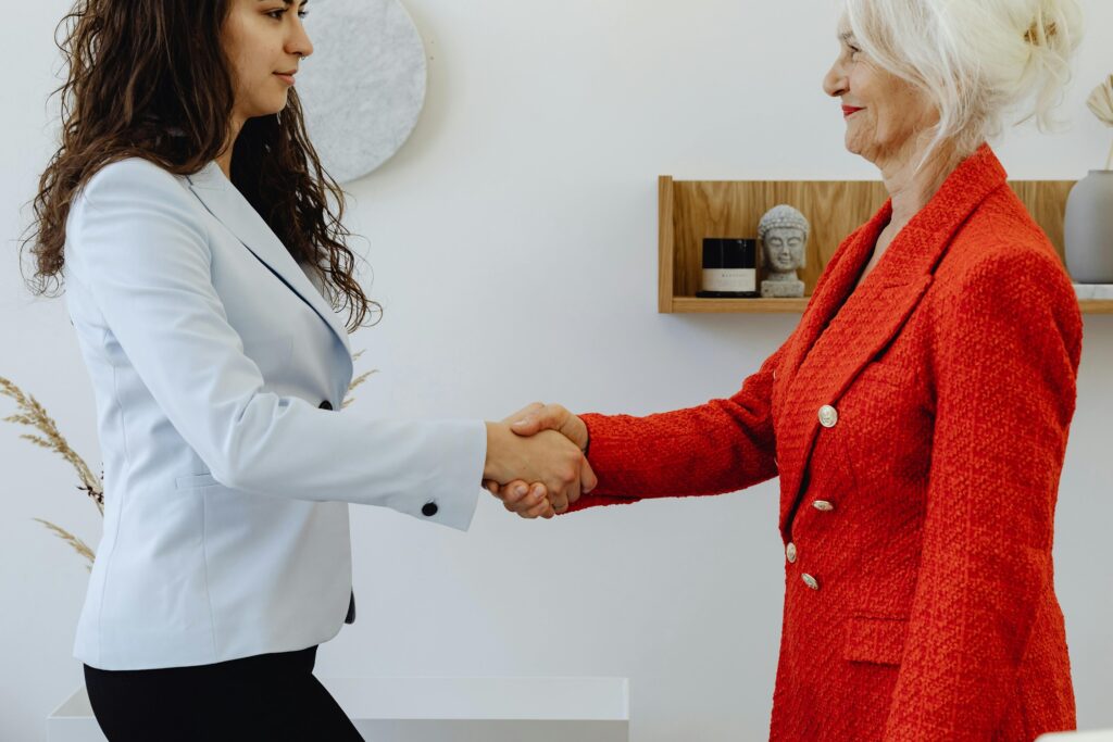 Gerade im Handwerk, in der Dienstleistung und Kreativwirtschaft überzeugen heute Frauen. Foto: Pexels/Karolina Grabowska