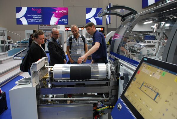 Kolbus-Maschinenvorführung auf der Drupa 2024. Foto: Frank Baier