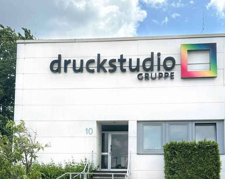 Detailansicht des Firmengebäudes in Düsseldorf. Foto: Druckstudio Gruppe
