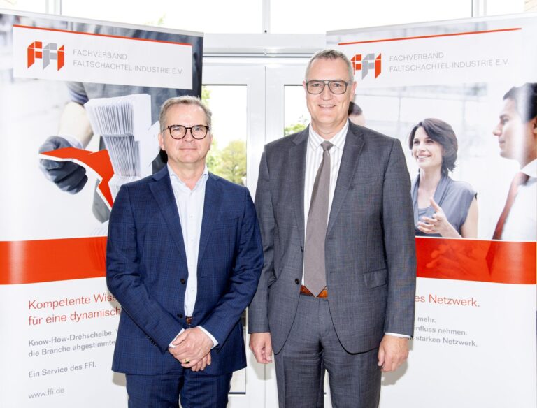 Geschäftsführer Christian Schiffers (r.) und neuer Vorstandssprecher Christian Oetker-Kast. Foto: FFI