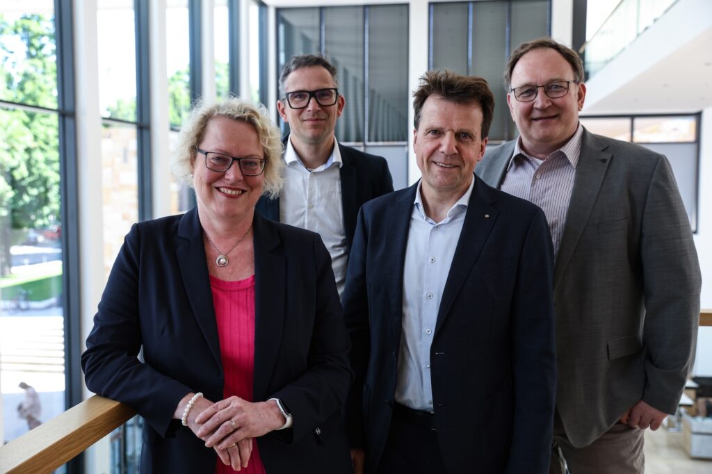 Aktueller Vorstand (v.l.): Petra Hanke, Dr.-Ing. Tiemo Arndt, Dr.-Ing. Frank P. Meltzer, Carsten Melchert. Foto: Malte Kirchner/Zellcheming