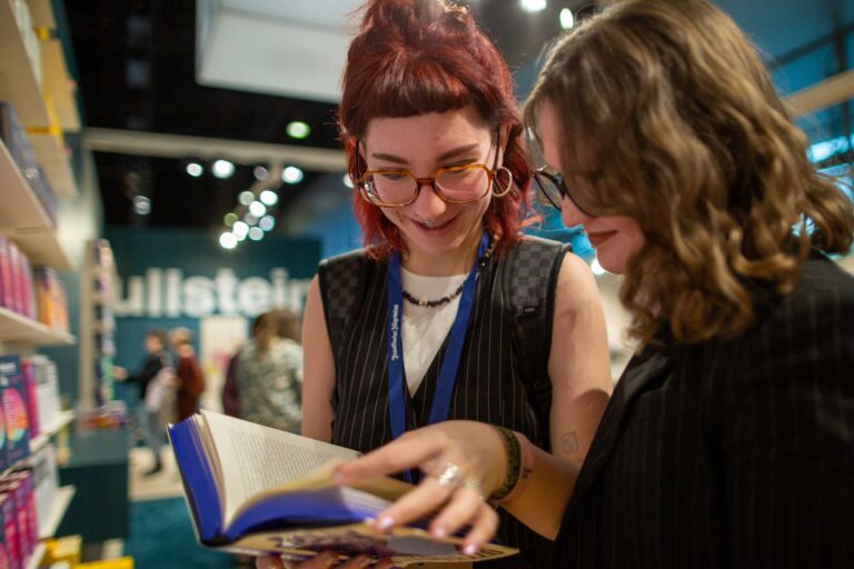 Fokus auf Print: Auch die Jüngeren in der Leserschaft setzen selbst heute auf das klassisch gedruckte Buch. Foto: Frankfurter Buchmesse