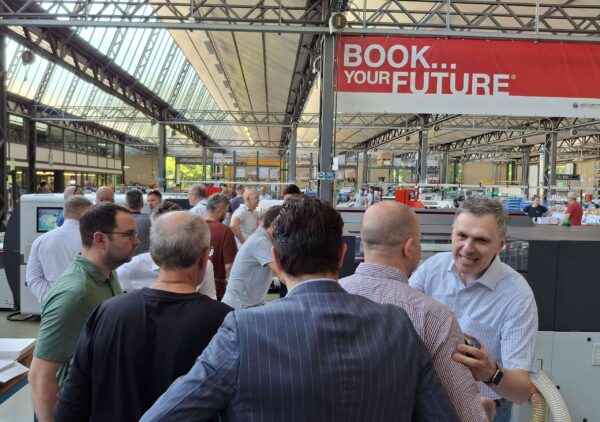 Großes Interesse gab es auf das Event „Book your Future“. Fotos: Meccanotecnica Group