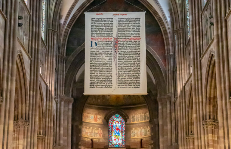 Historische Seite im Jahr 2026 im Münster Strasbourg. Foto: Markus Kohz