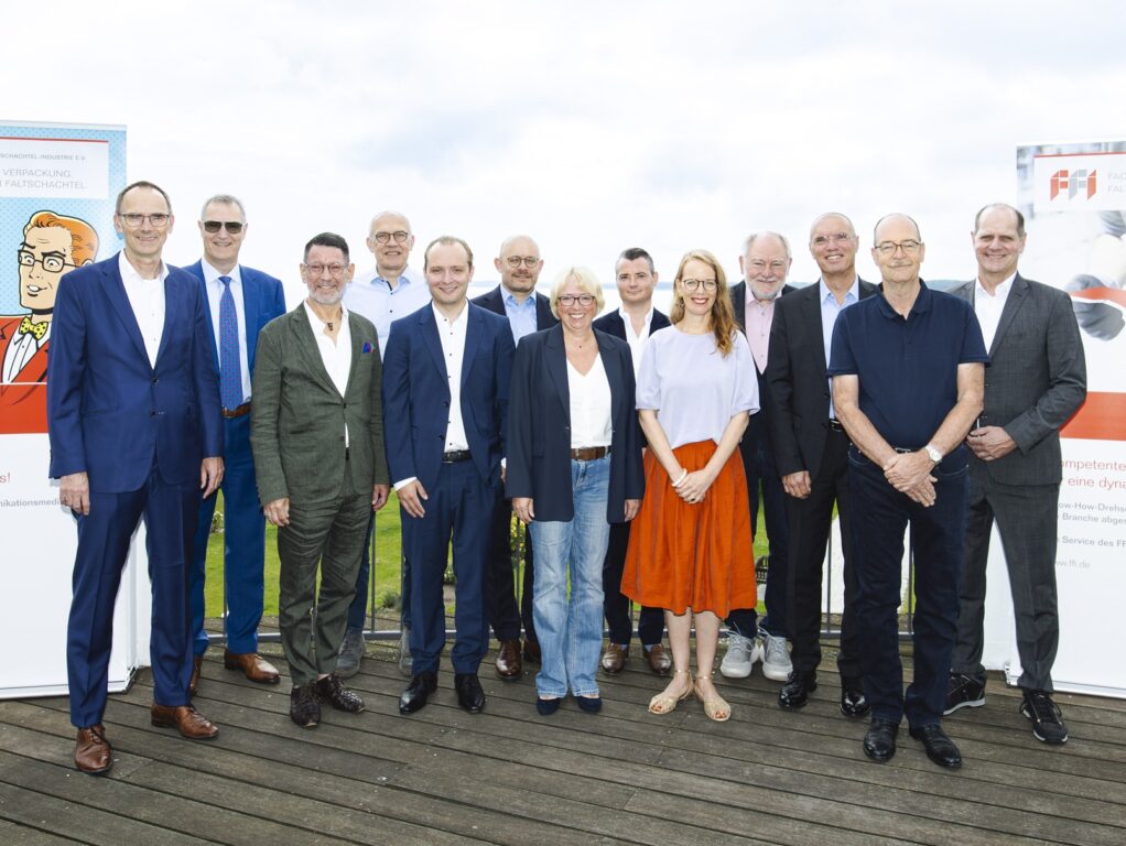 Vorstands- und Beiratsmitglieder des FFI auf der Ordentlichen Mitgliederversammlung 2026 in Travemünde. Foto: FFI